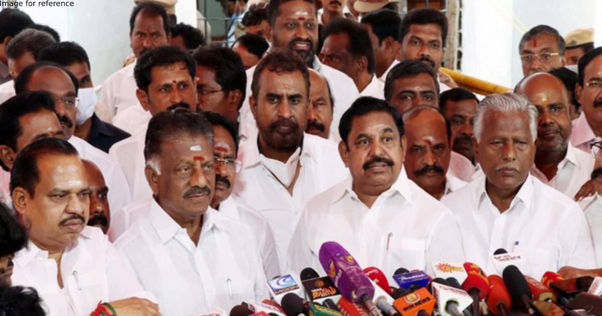 No end to EPS-OPS feud: Over 100 AIADMK members sacked since July 11 general council meeting